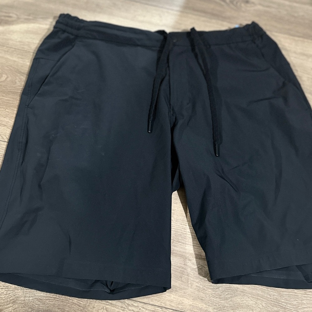 lululemon athletica Men's Dark Swim Trunks